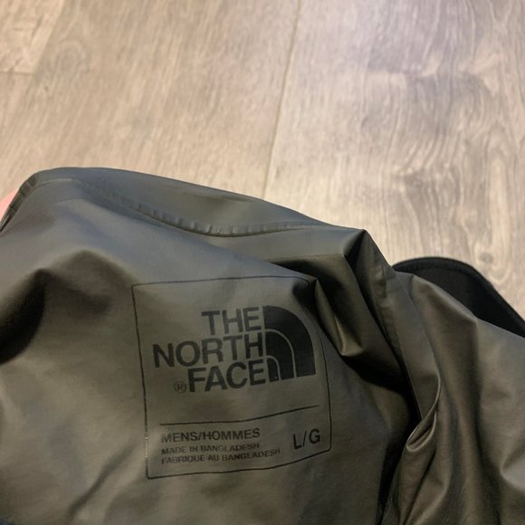 Black GORE-TEX North Face Jacket - Picture 2 of 2